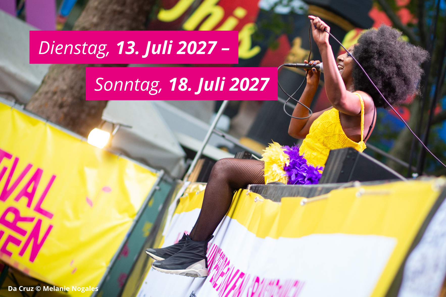Das Bild zeigt die Bühne des Sommerfestivals der Kulturen